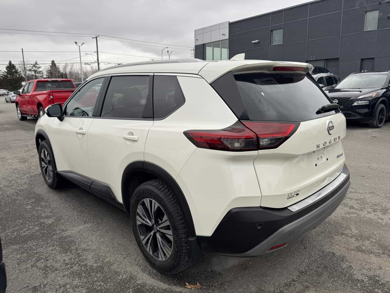 Image 5 Nissan Rogue SV Moonroof 2023