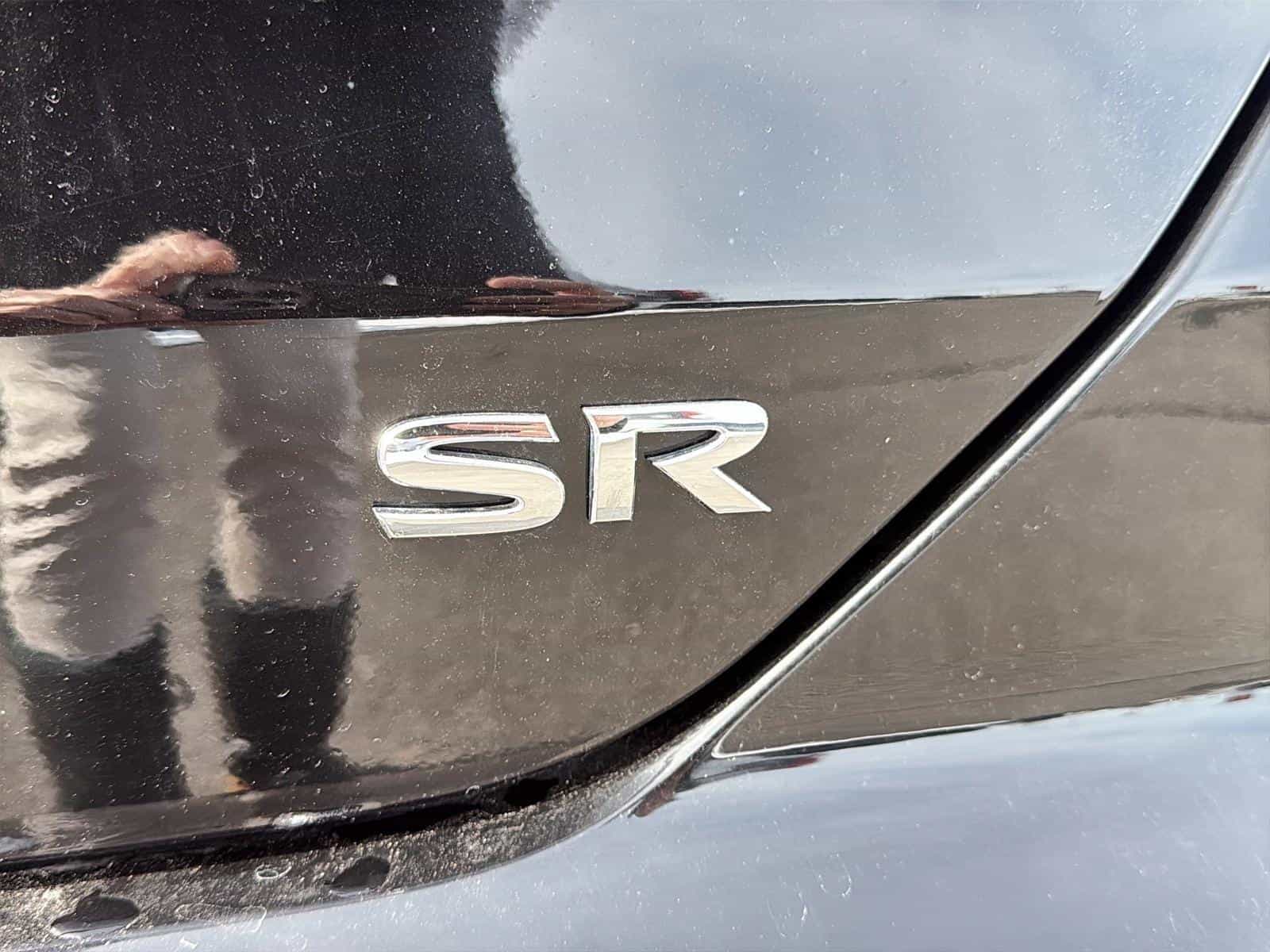 2023 Nissan Kicks SR - Image 5