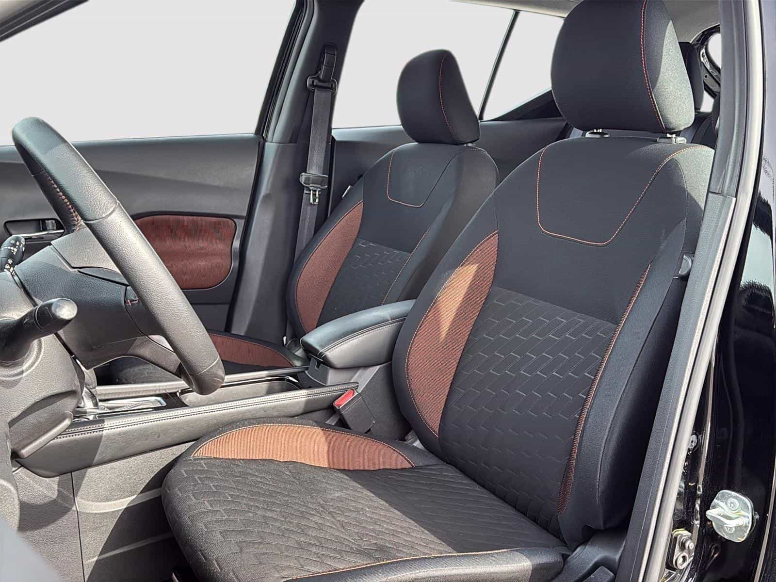 2023 Nissan Kicks SR - Image 12