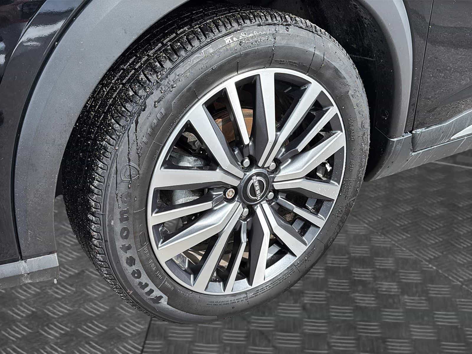 2023 Nissan Kicks SR - Image 10