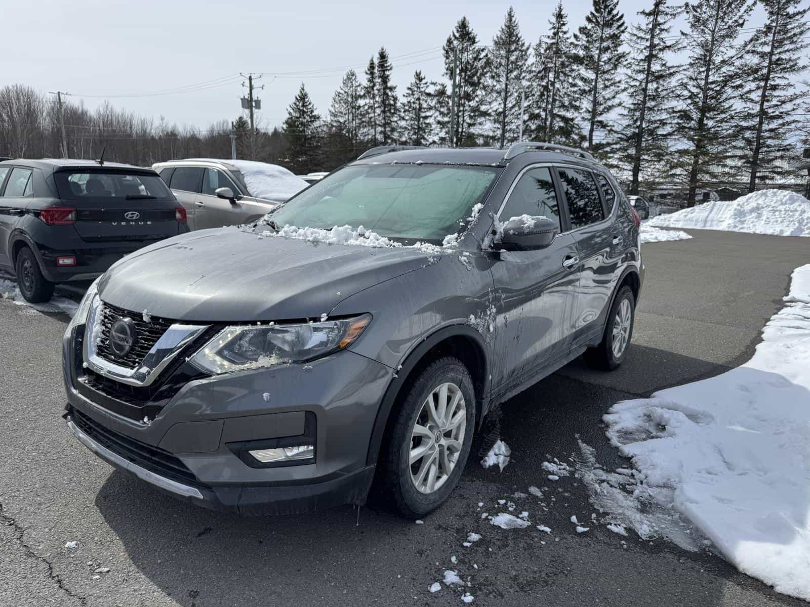 Image 1 Nissan Rogue SV 2018
