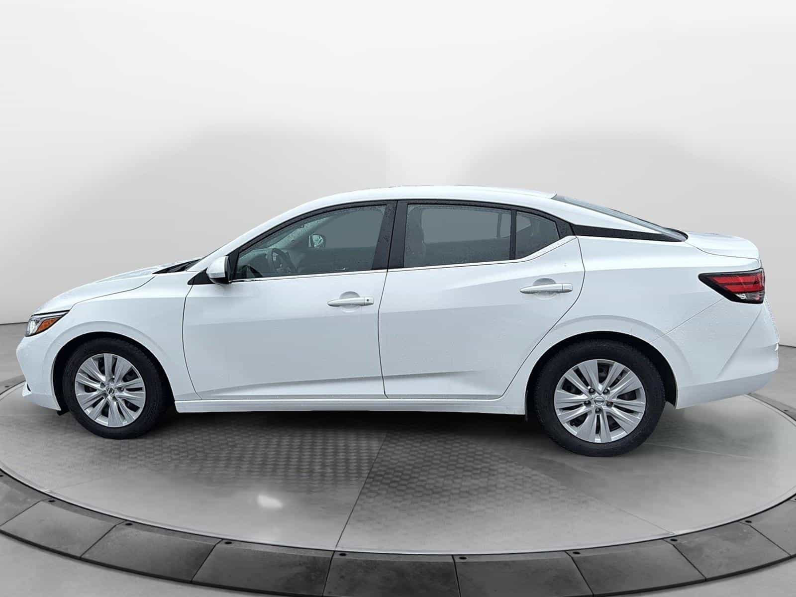 Image 5 Nissan Sentra S 2021