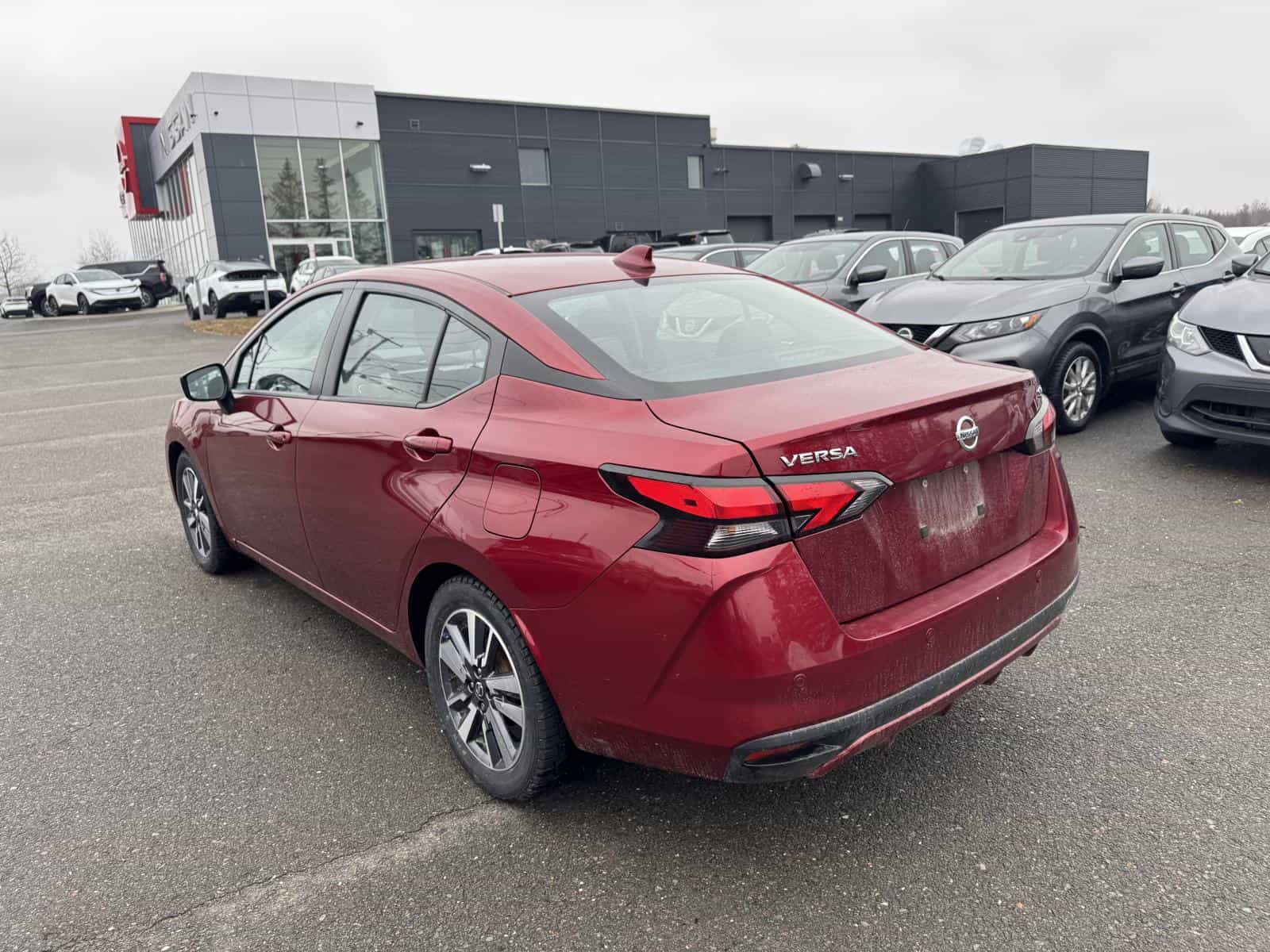 Image 5 Nissan Versa SV 2021