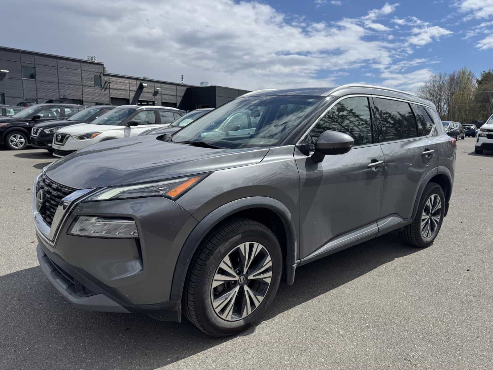 Image 1 Nissan Rogue SV 2021