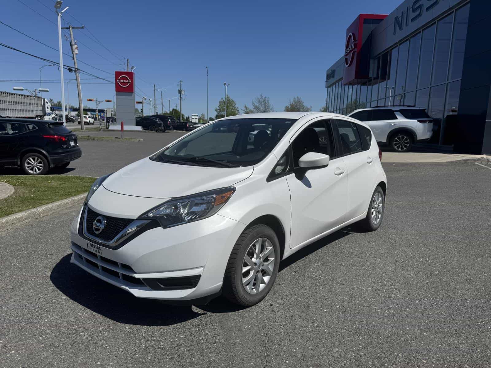 Image 1 Nissan Versa Note SV 2017