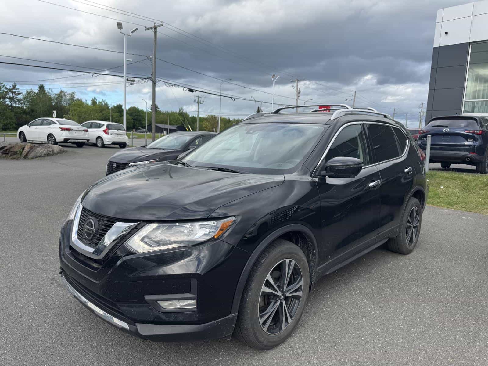 Image 1 Nissan Rogue SV 2020