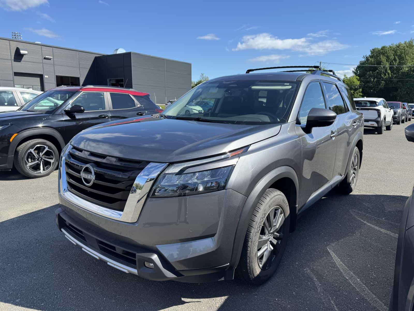 2024 Nissan Pathfinder SV - Image 1