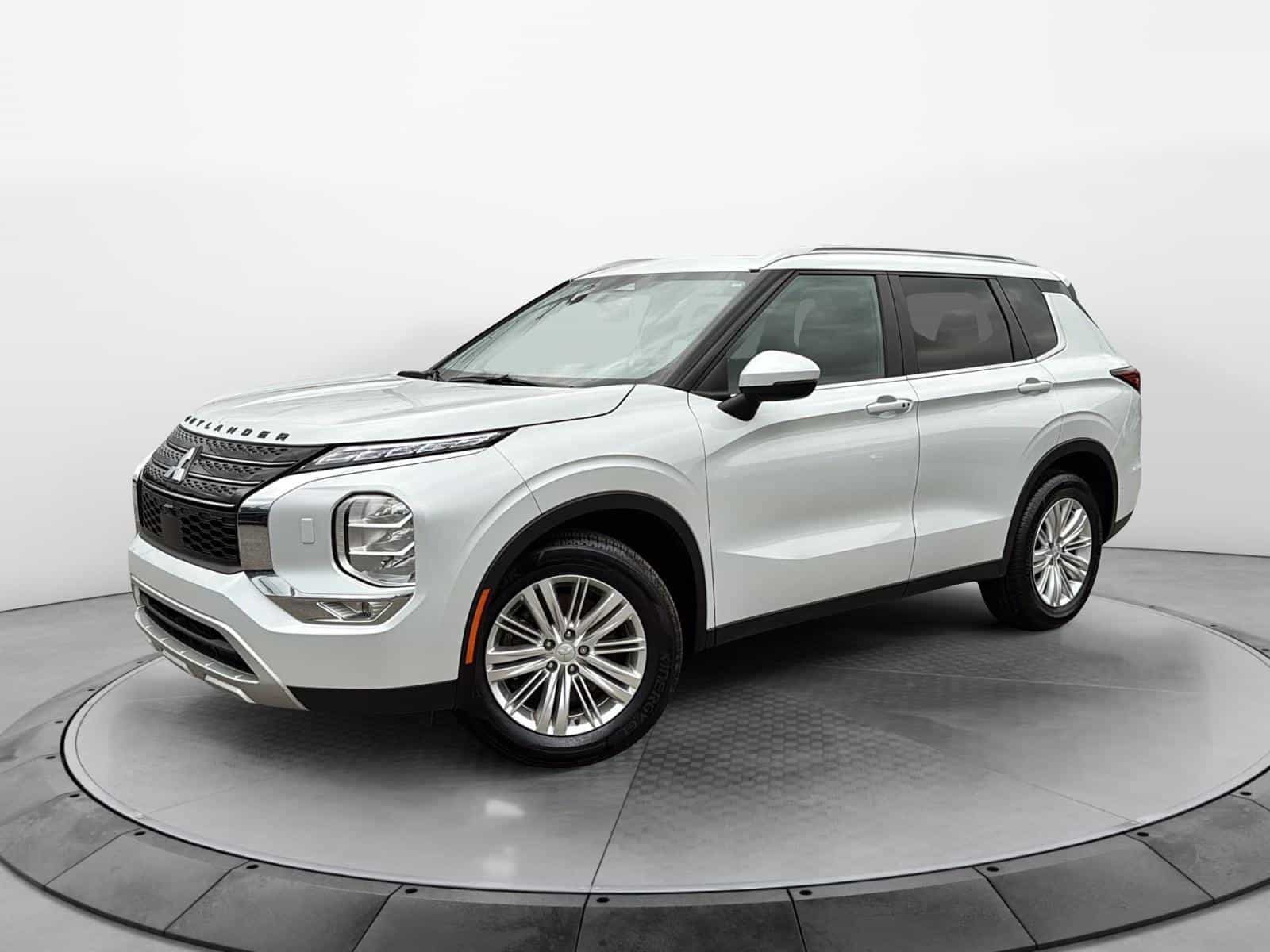 2023 Mitsubishi Outlander SE S-AWC - Image 1