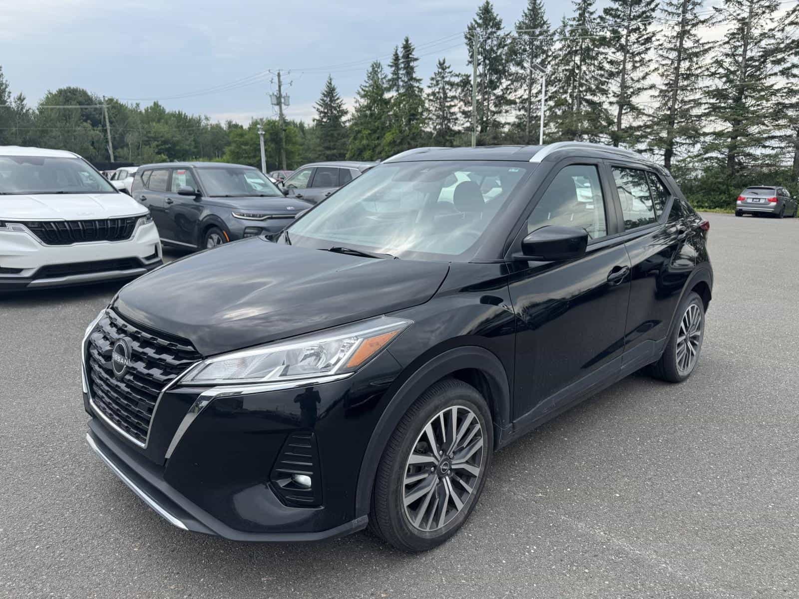 2022 Nissan Kicks SV - Image 1