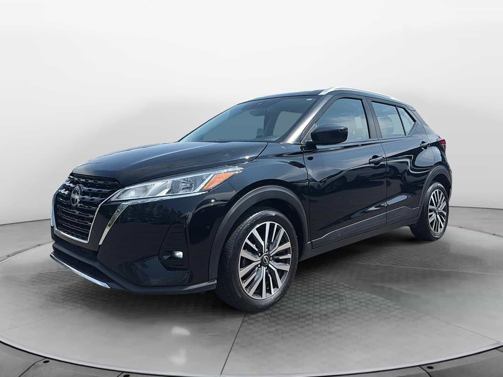 2022 Nissan Kicks SV - Image 1