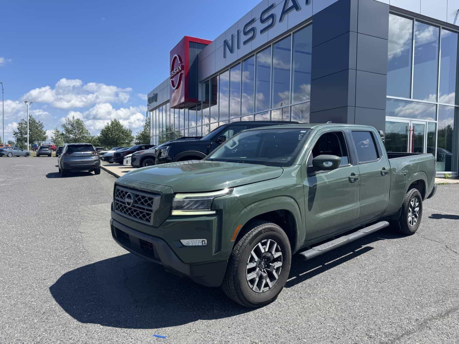 2022 Nissan Frontier Crew Cab - Image 1