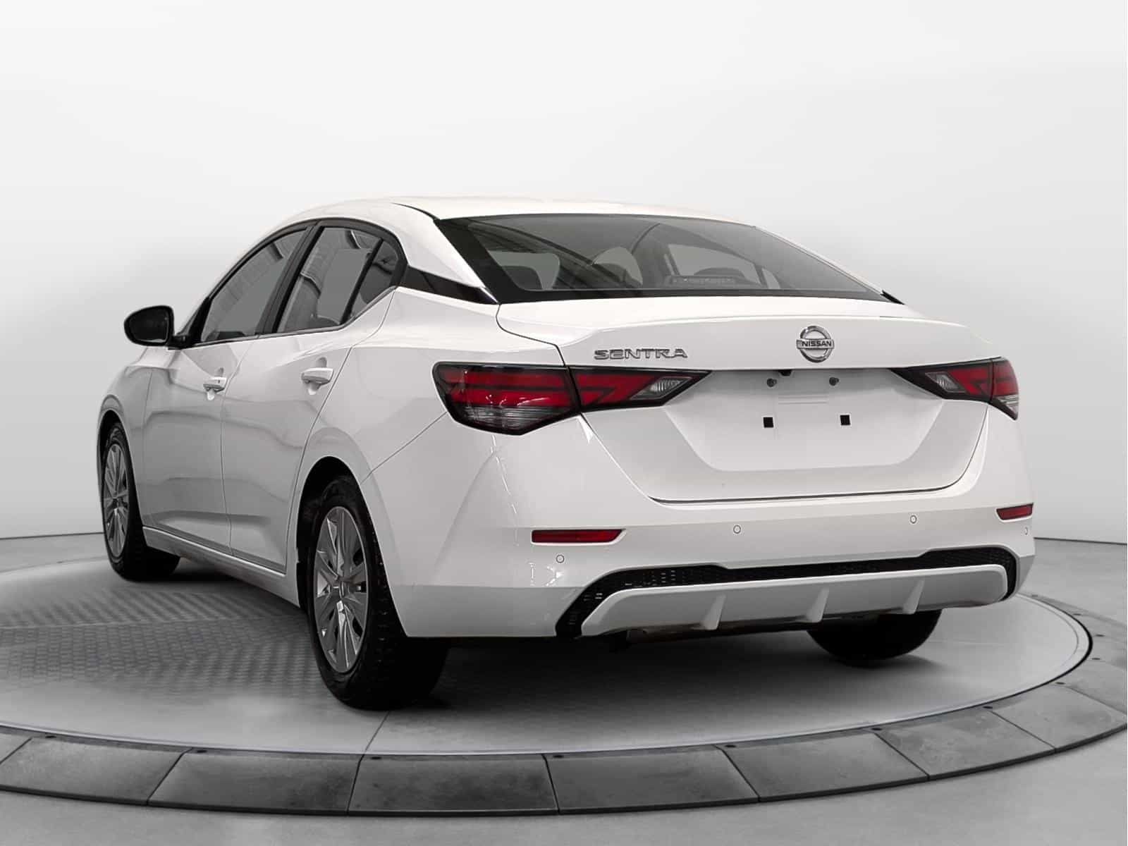 Image 4 Nissan Sentra S 2021