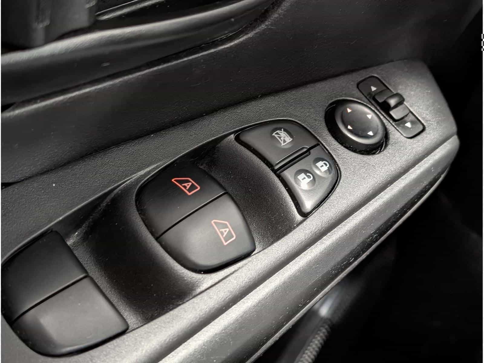 2024 Nissan Kicks S - Image 15