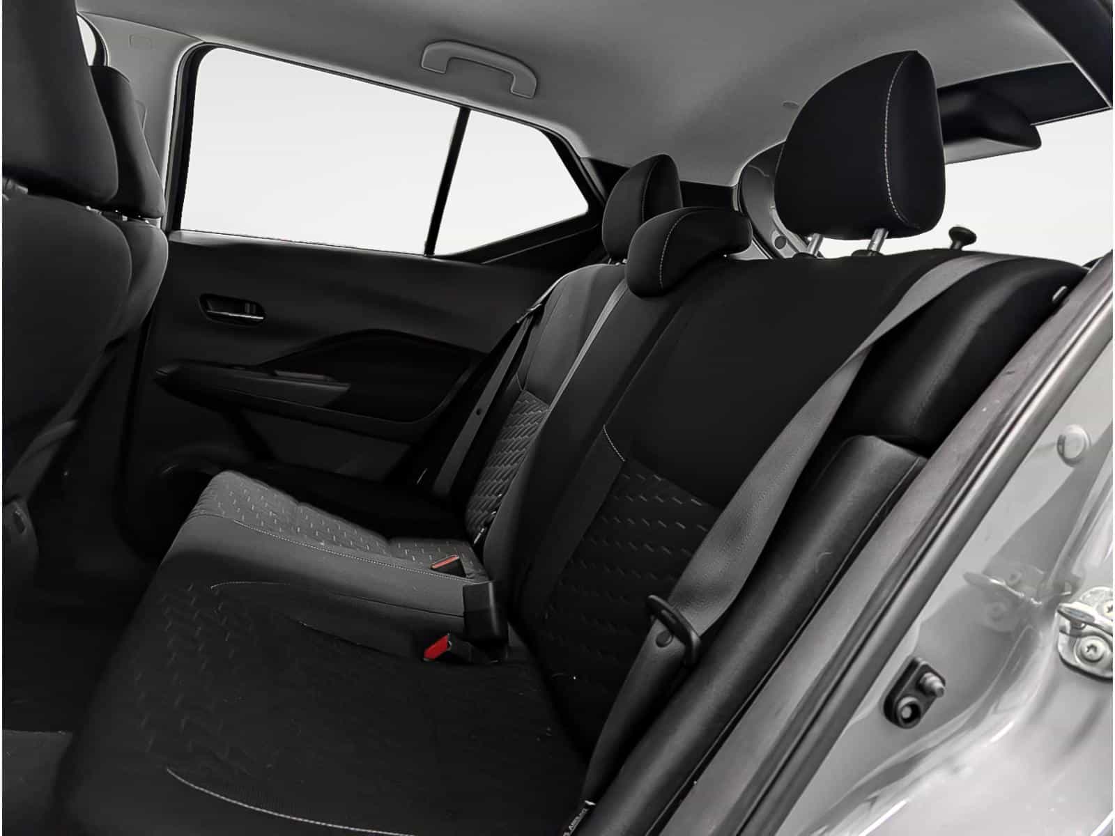 2021 Nissan Kicks SV - Image 8