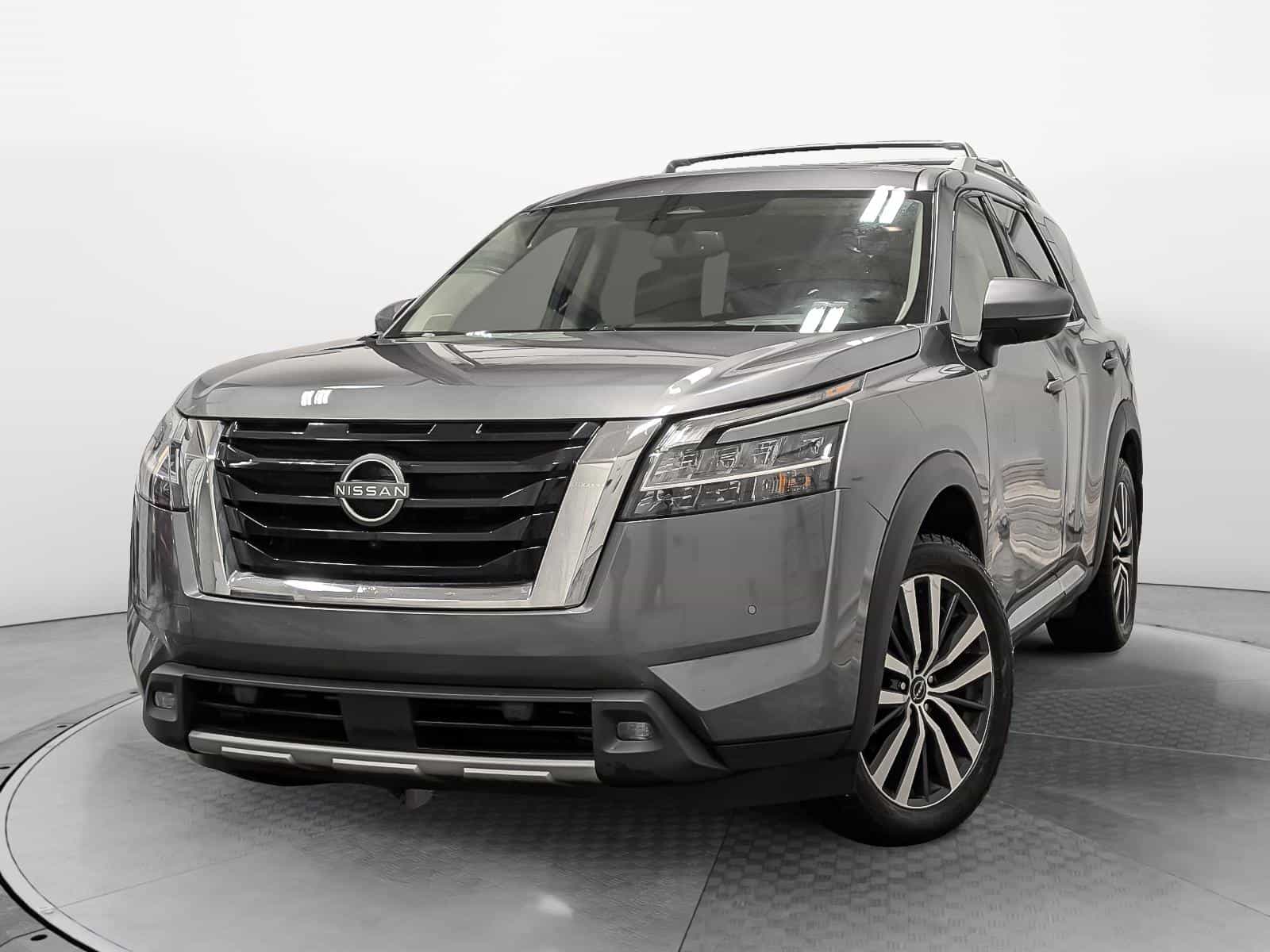 2022 Nissan Pathfinder Platinum - Image 1