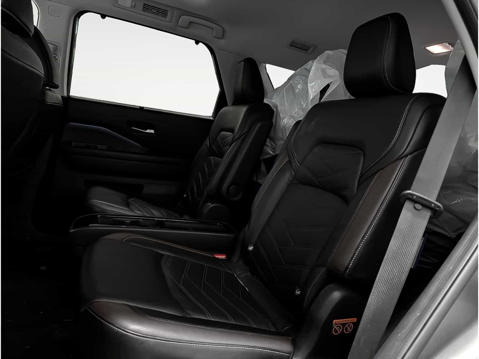 2022 Nissan Pathfinder Platinum - Image 9