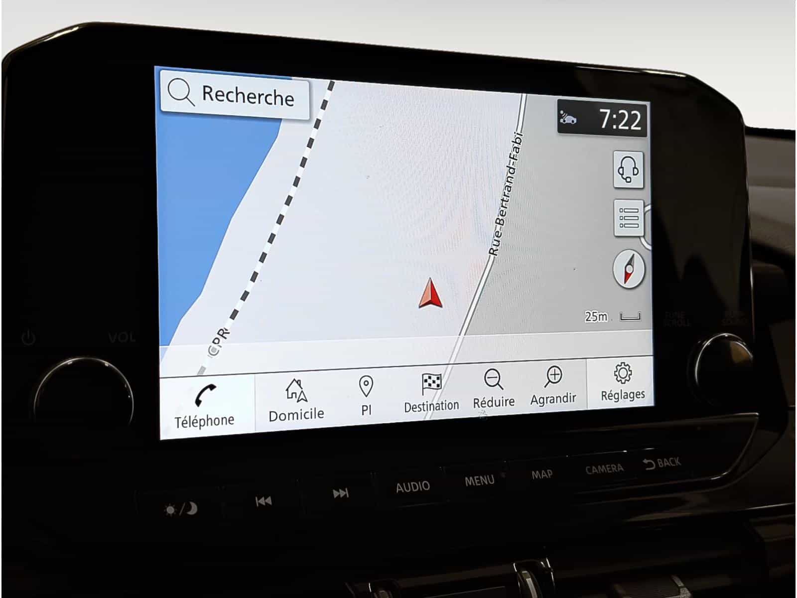 2022 Nissan Pathfinder Platinum - Image 11