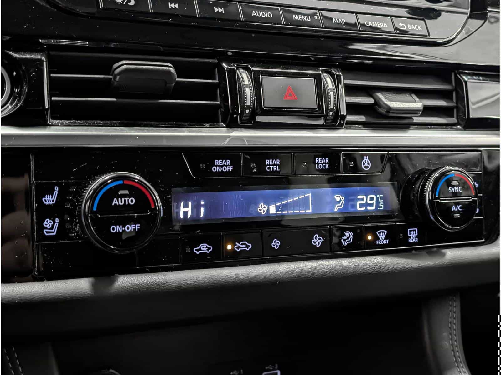 2022 Nissan Pathfinder Platinum - Image 13