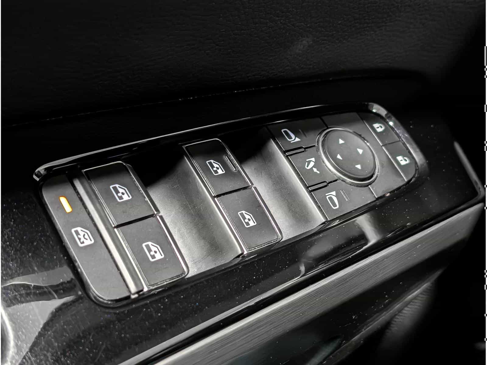 2022 Nissan Pathfinder Platinum - Image 16