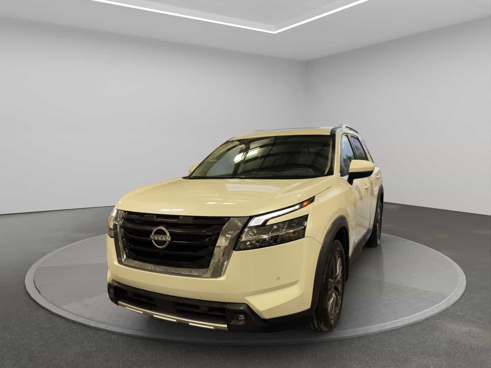 2022 Nissan Pathfinder SL Premium - Image 1