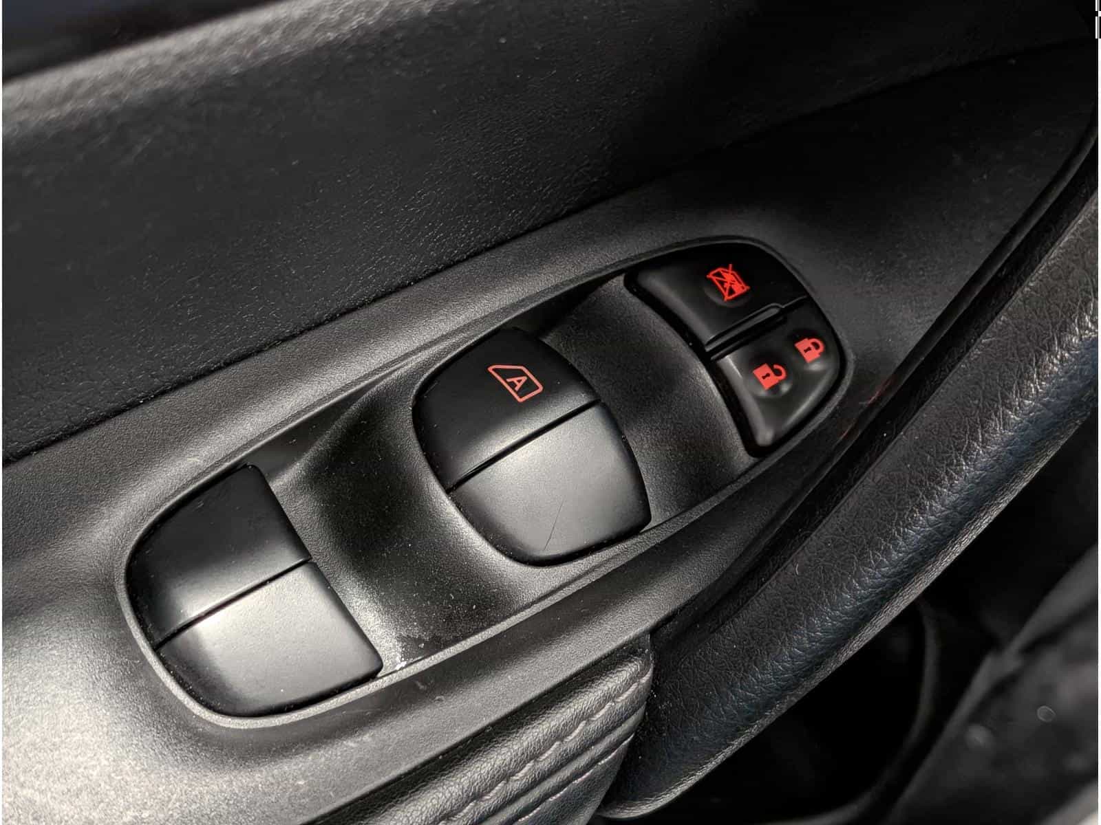 2020 Nissan Qashqai S - Image 16