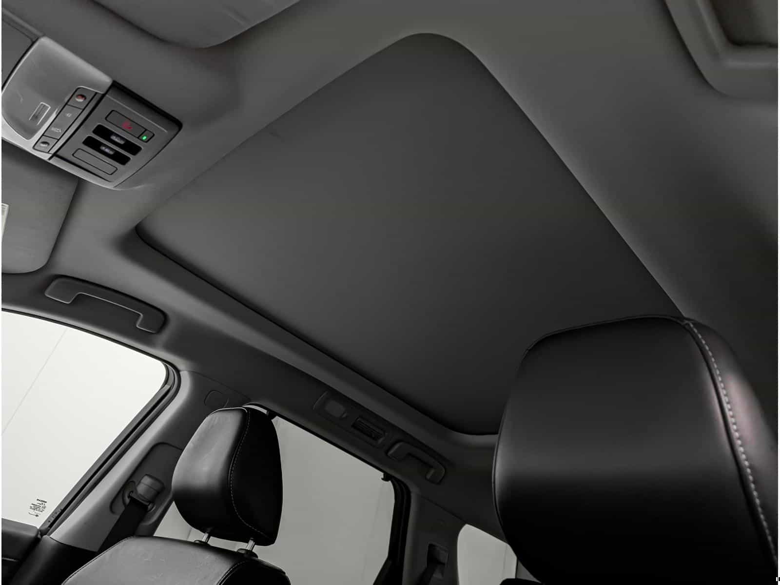 2023 Nissan Pathfinder SL - Image 8