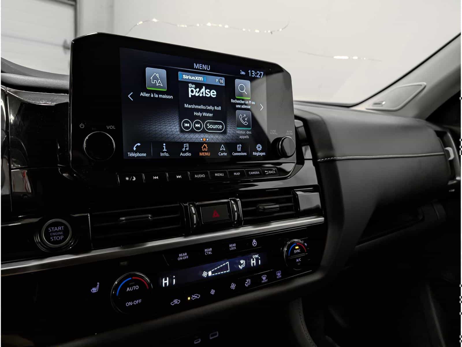 2023 Nissan Pathfinder SL - Image 10