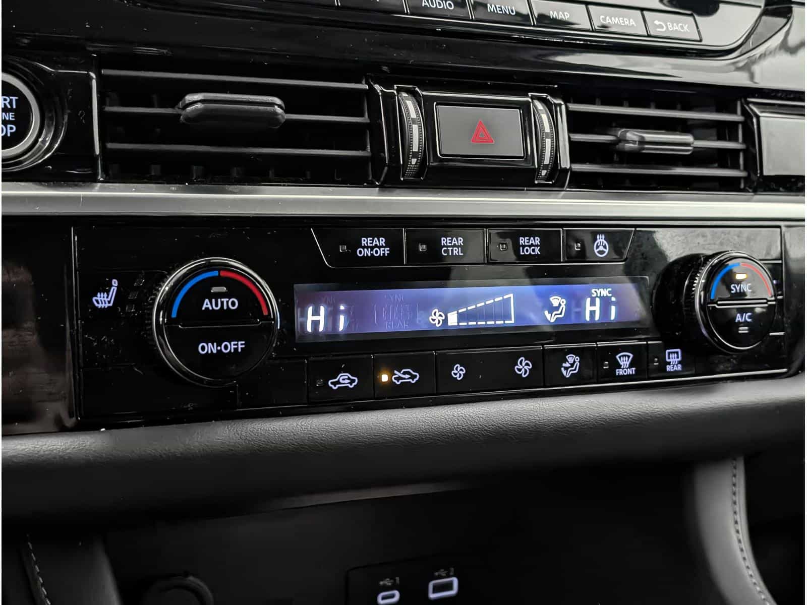 2023 Nissan Pathfinder SL - Image 12