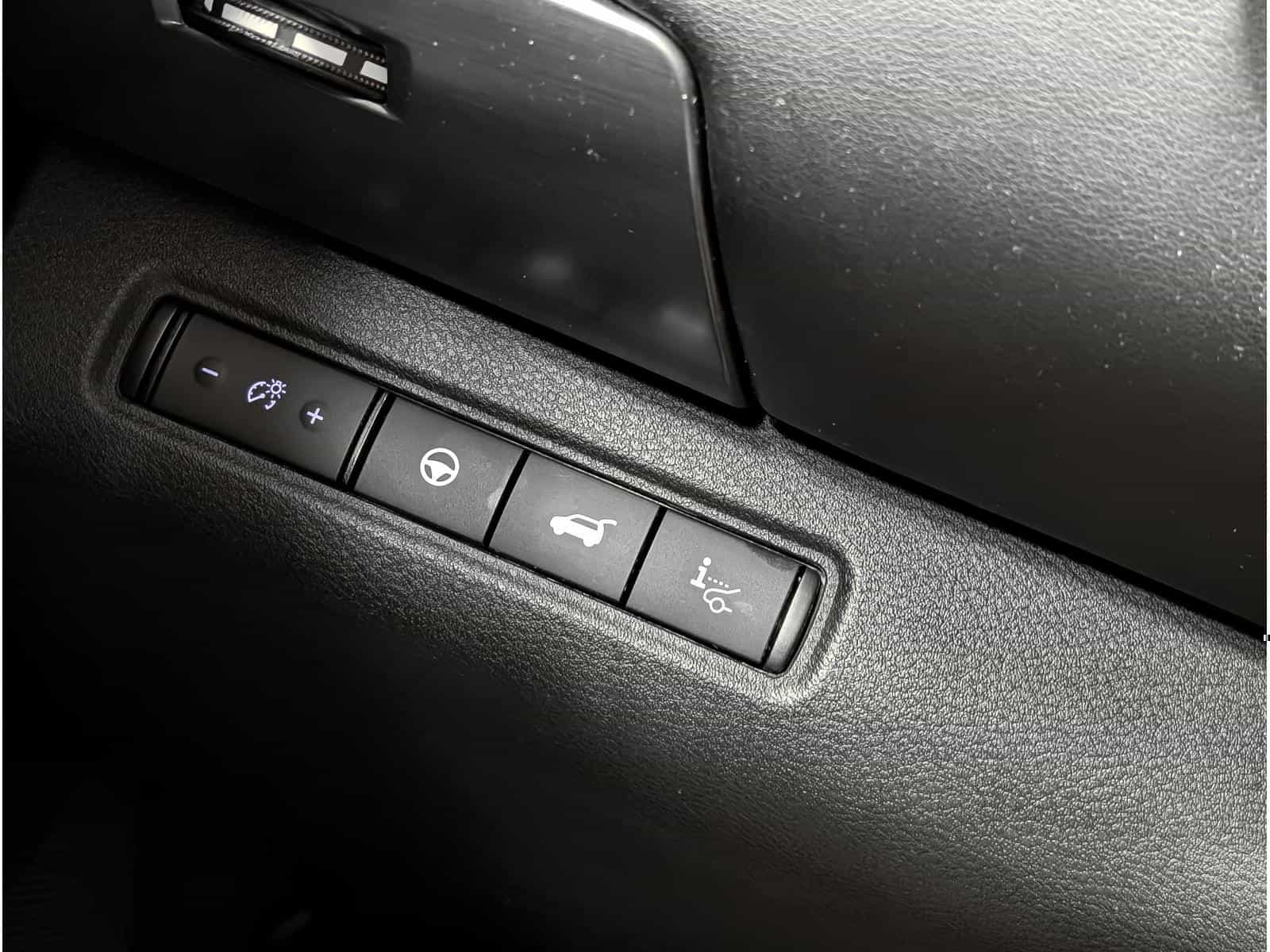 2023 Nissan Pathfinder SL - Image 18