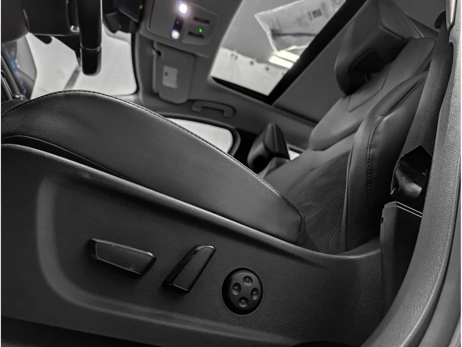 2024 Nissan Ariya Evolve+ - Image 8