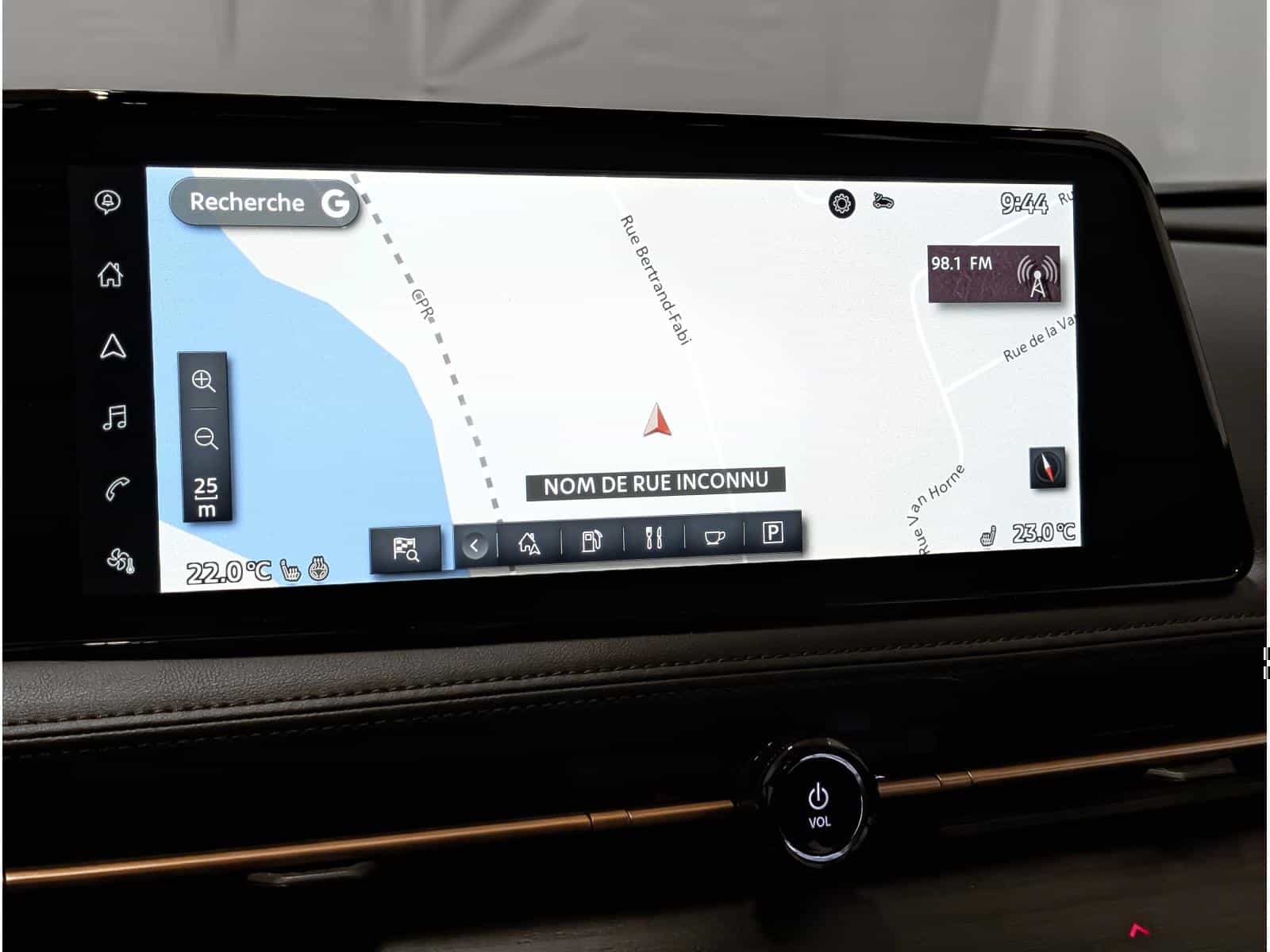 2024 Nissan Ariya Evolve+ - Image 13