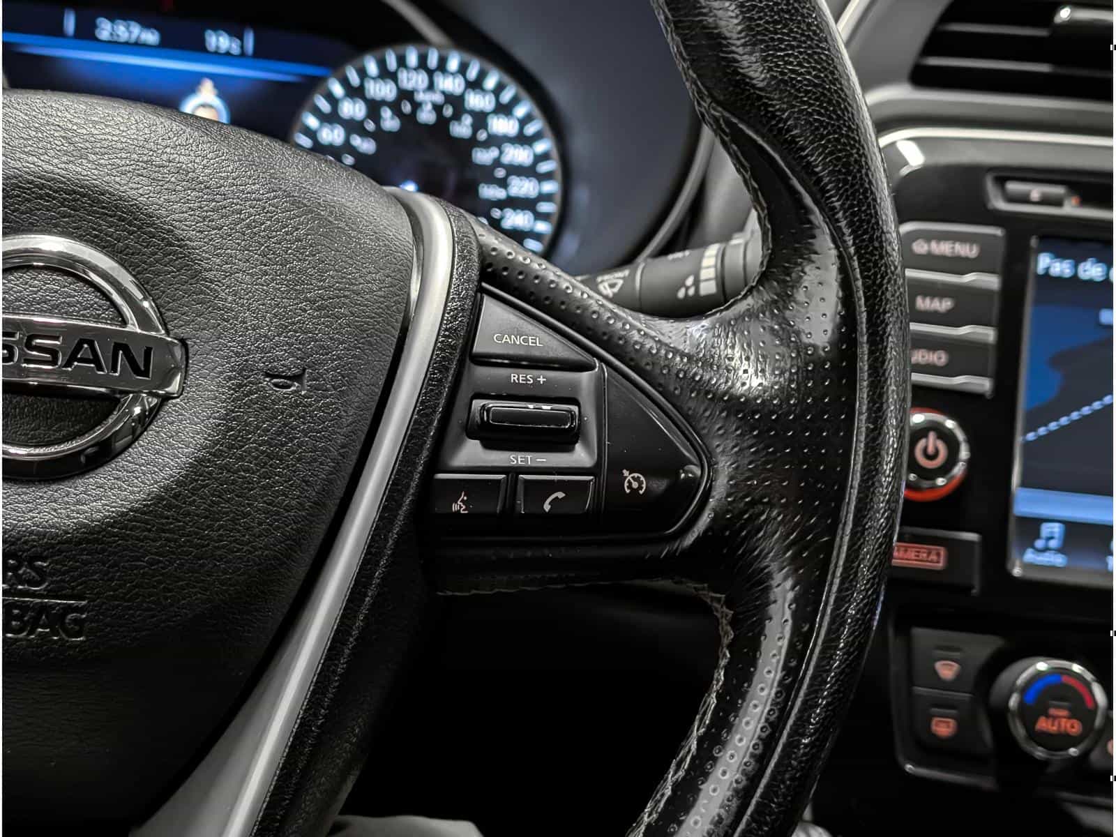 2017 Nissan Maxima SV - Image 13