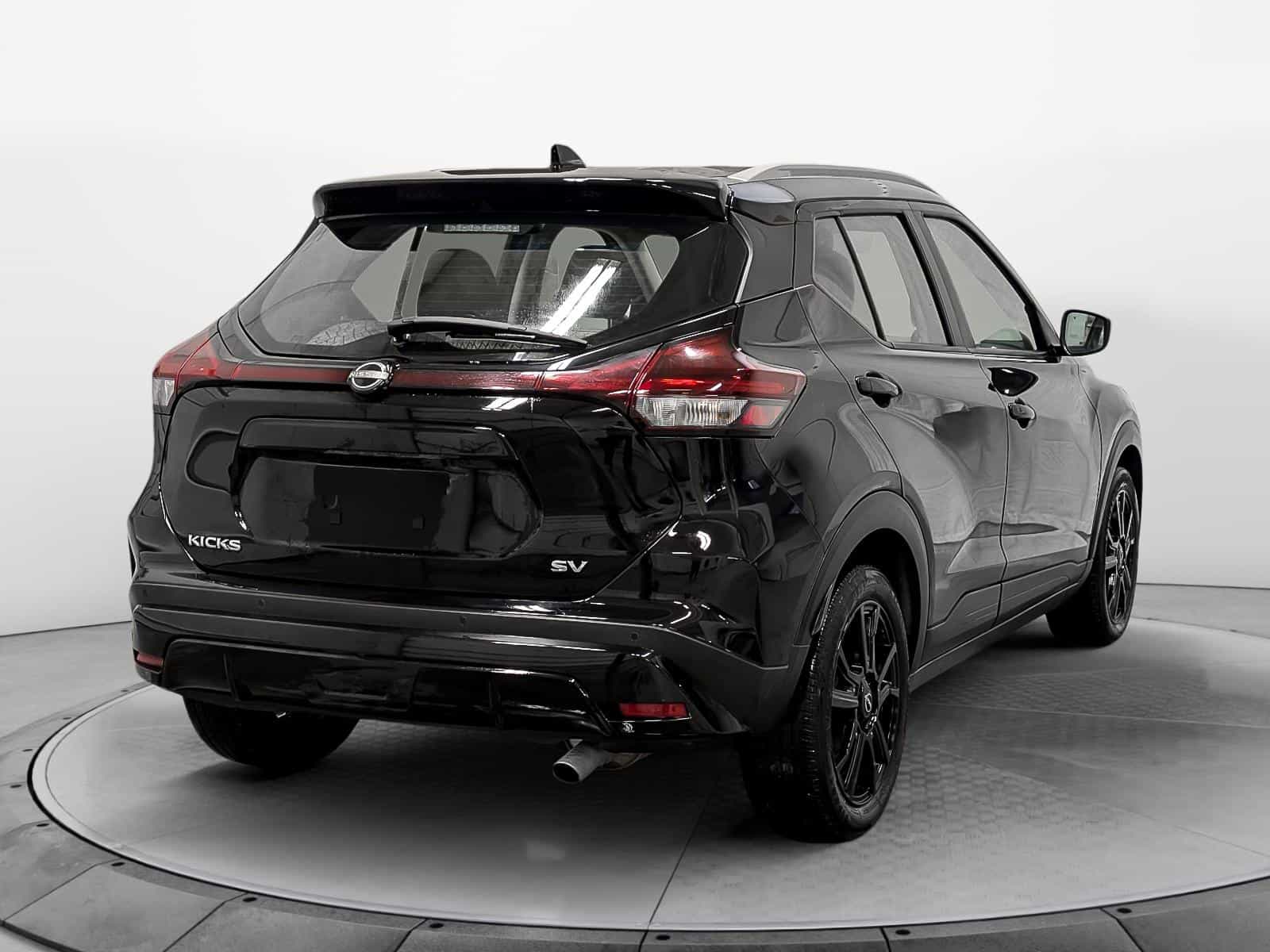 Image 4 Nissan Kicks SV 2023