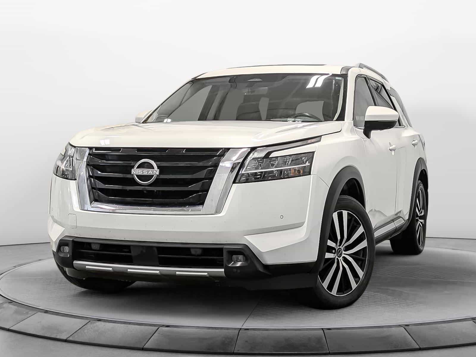 Image 1 Nissan Pathfinder Platinum 2023