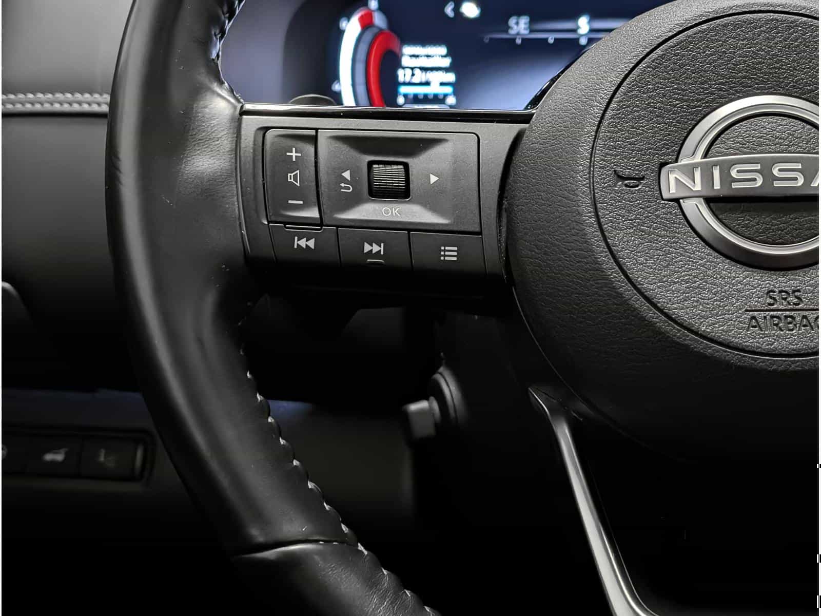 Image 14 Nissan Pathfinder Platinum 2023