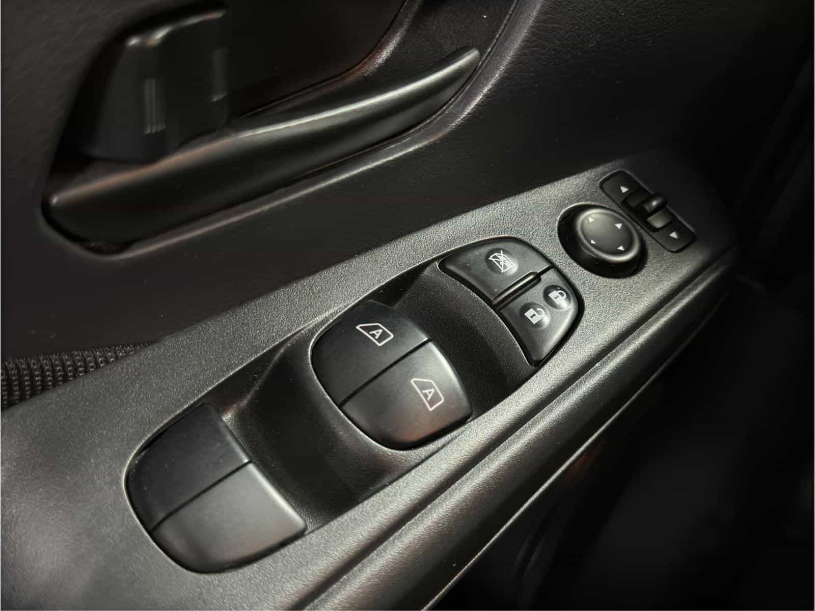 Image 19 Nissan Kicks S 2021