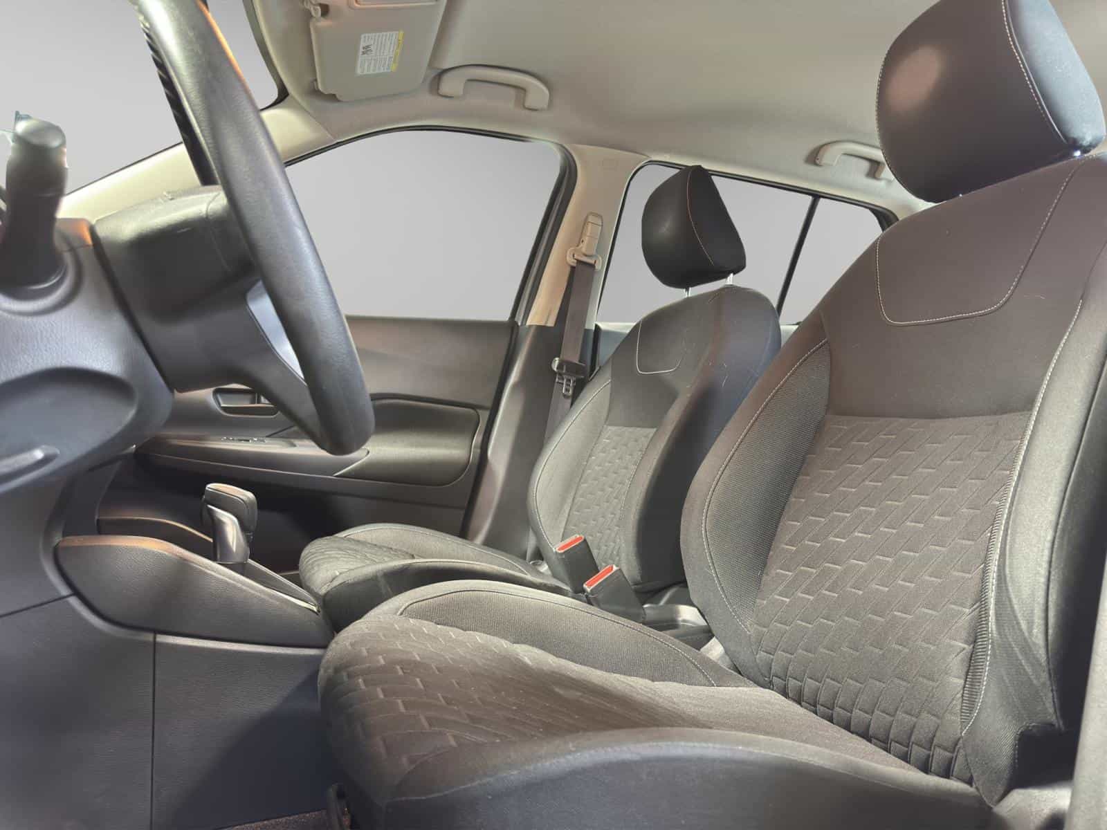 Image 8 Nissan Kicks S 2021