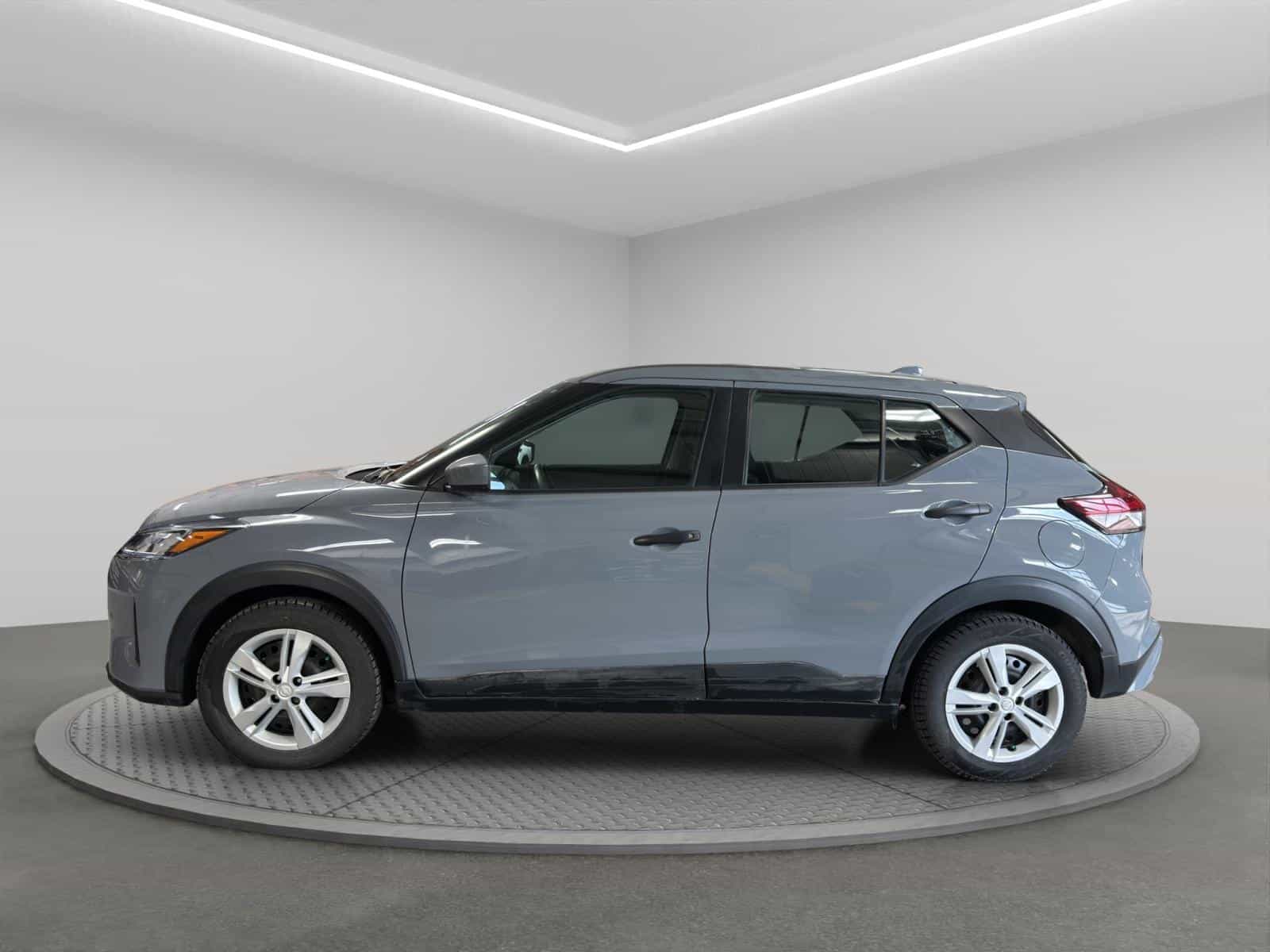 Image 2 Nissan Kicks S 2021