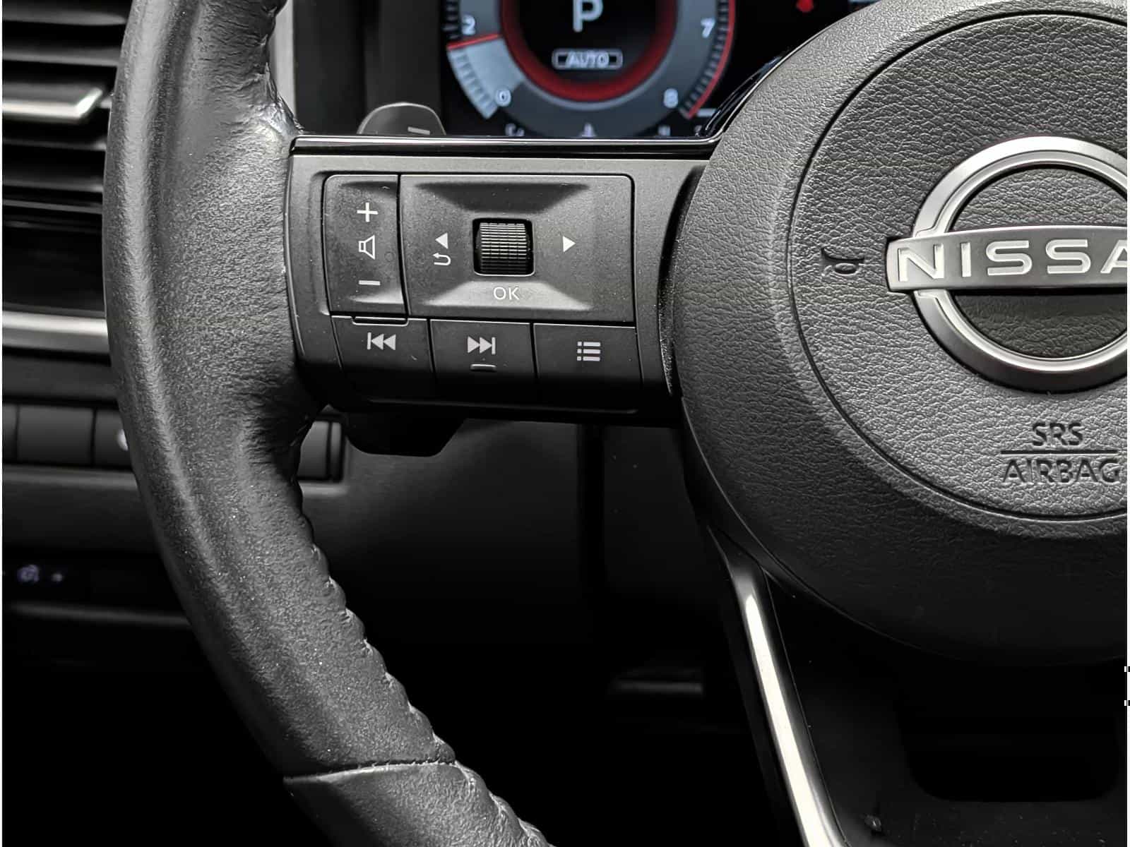 2023 Nissan Rogue Platinum - Image 14