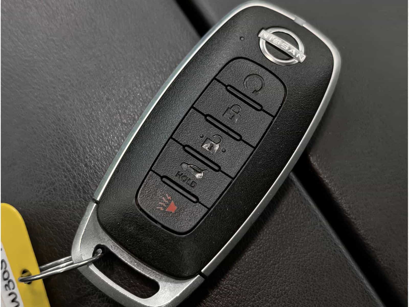 2023 Nissan Rogue Platinum - Image 17