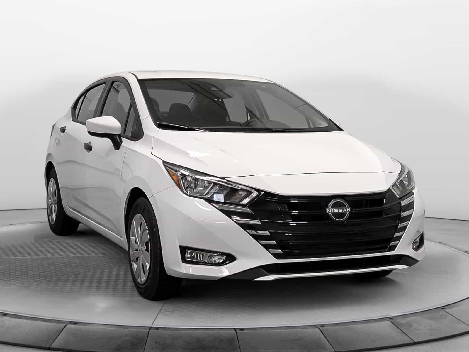 2025 Nissan Versa S - Image 2
