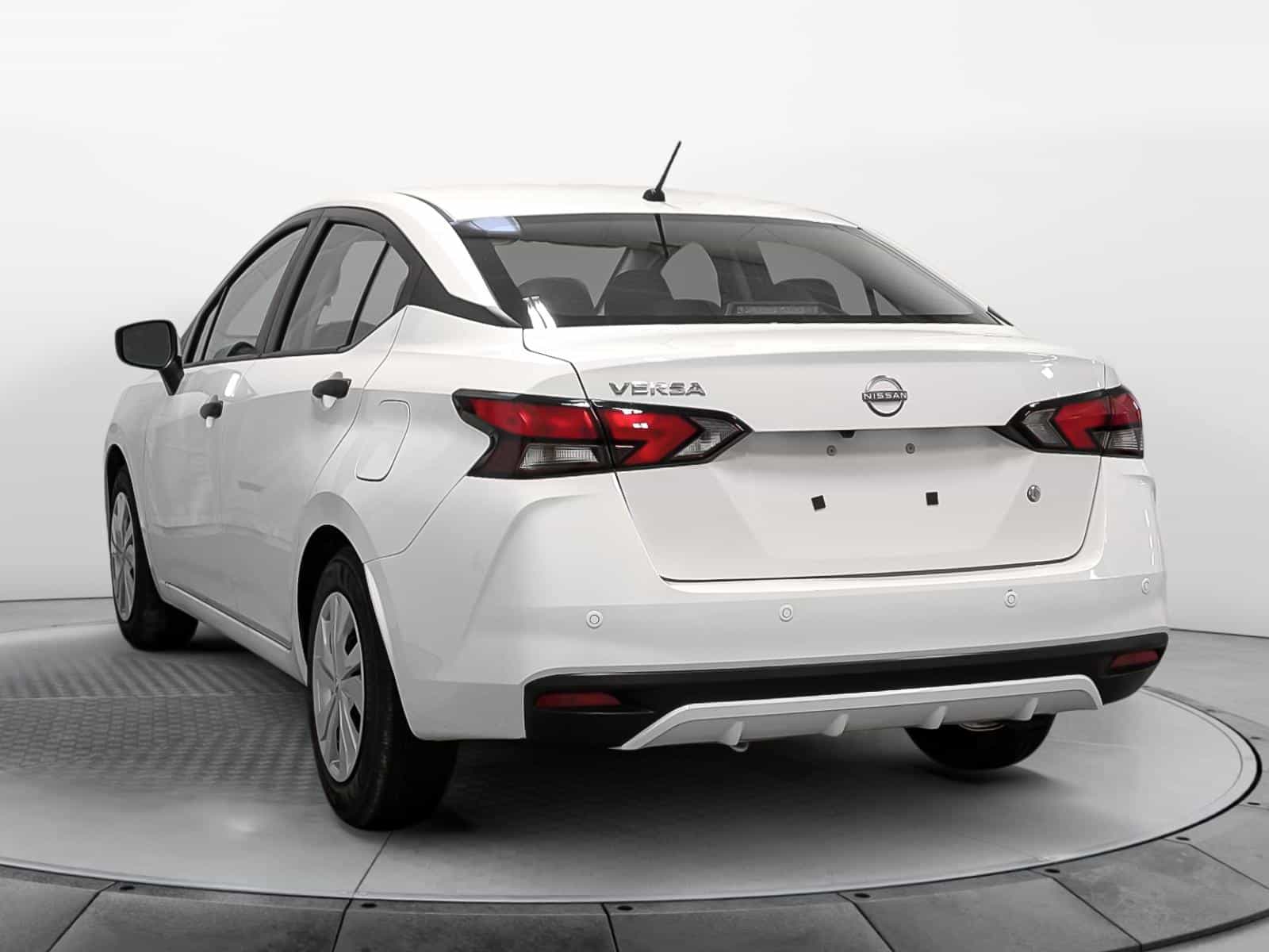 2025 Nissan Versa S - Image 3