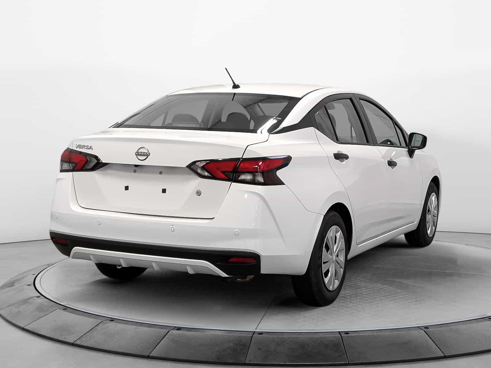 2025 Nissan Versa S - Image 4