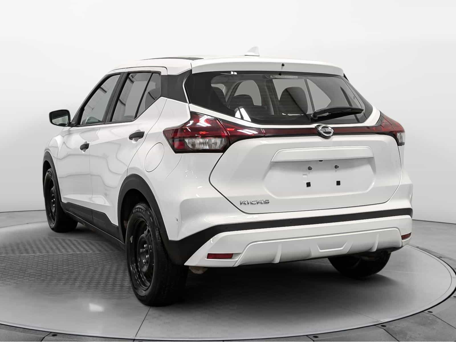 2021 Nissan Kicks S - Image 4