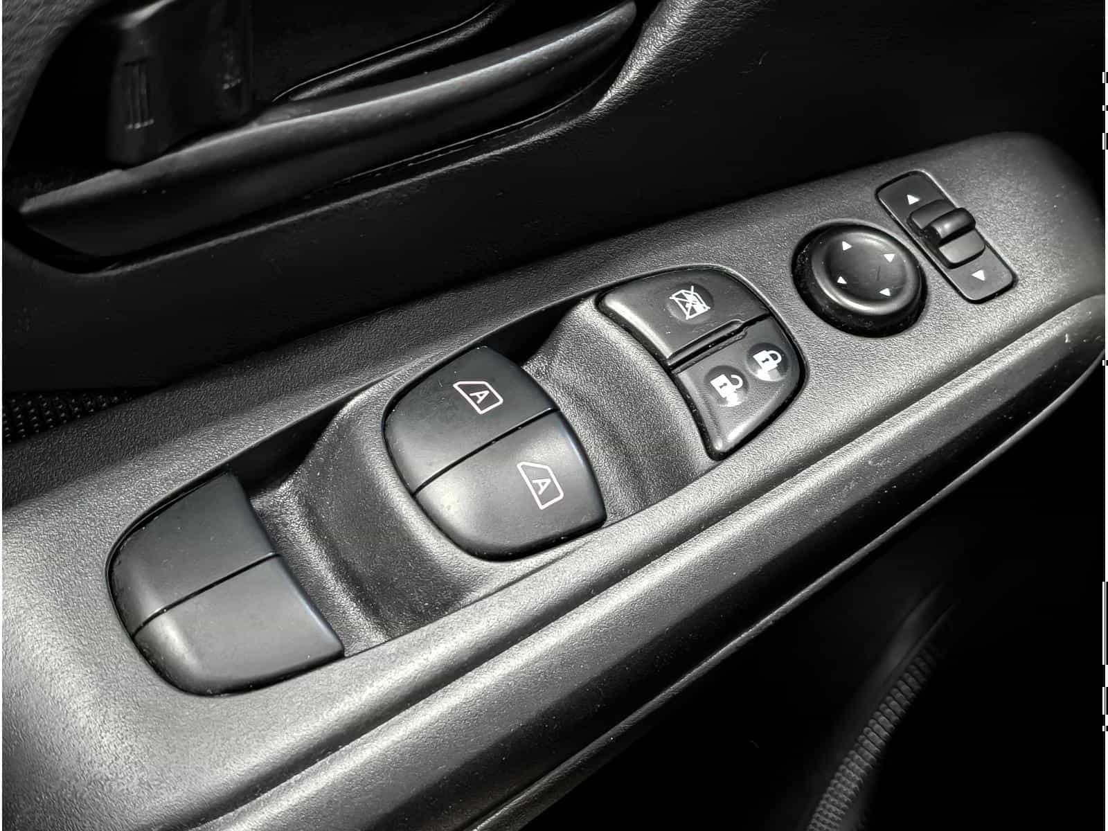 2021 Nissan Kicks S - Image 17