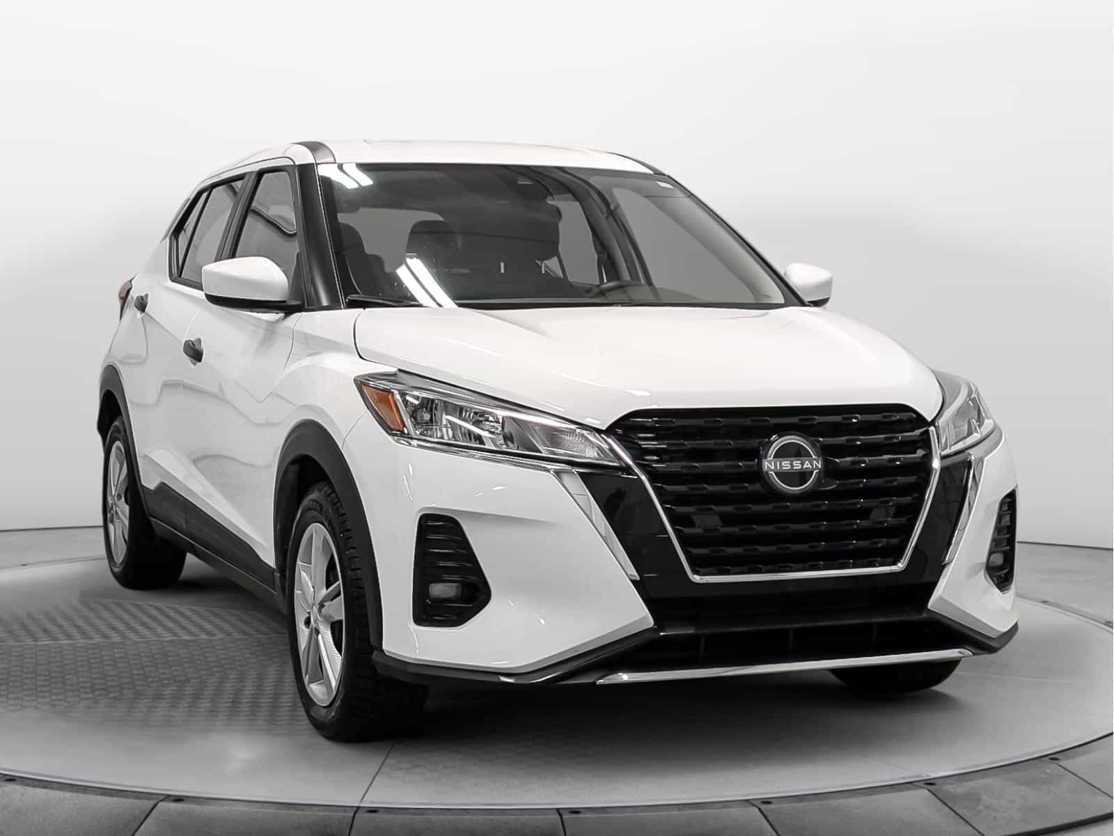 2024 Nissan Kicks S - Image 2