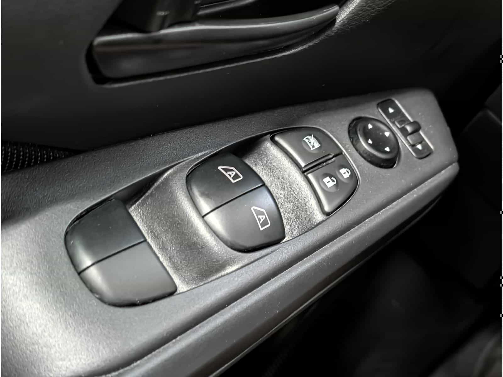 Image 15 Nissan Kicks S 2024