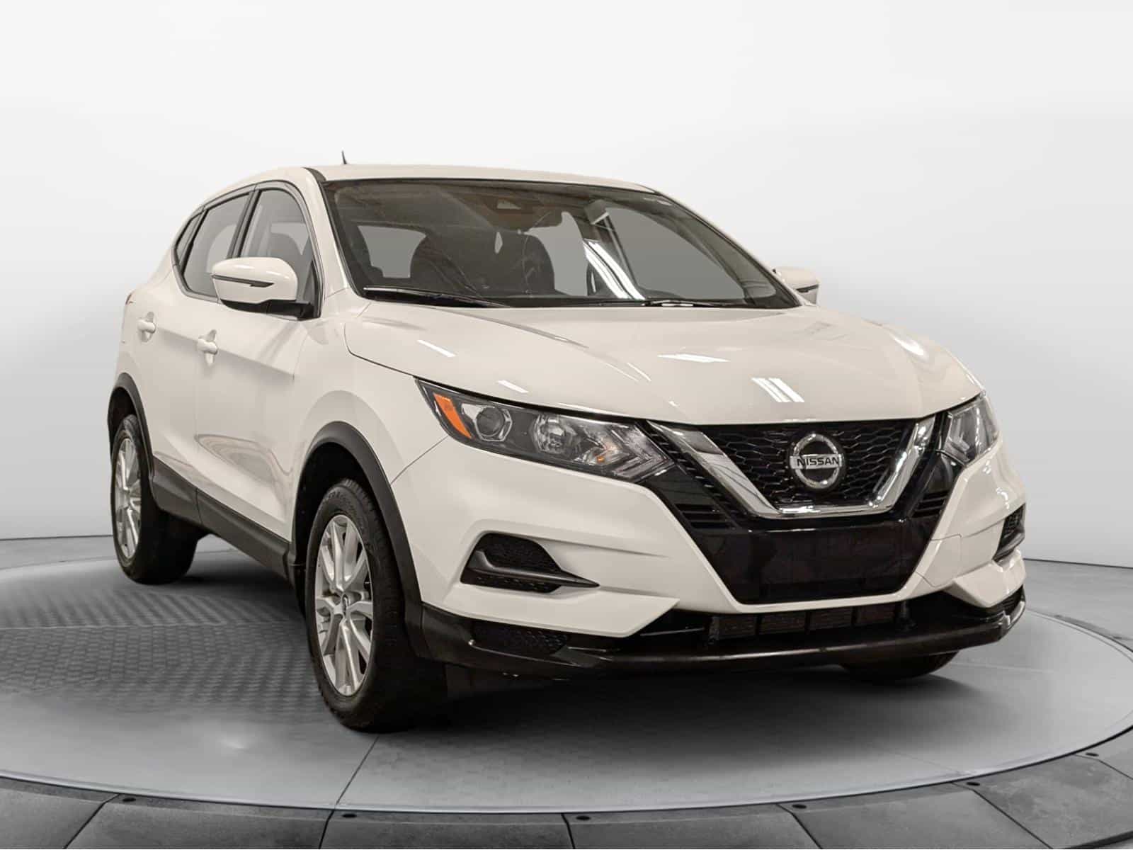 2023 Nissan Qashqai S - Image 2