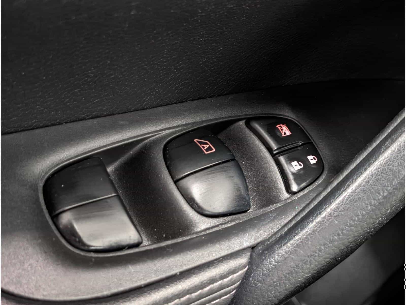 2023 Nissan Qashqai S - Image 16