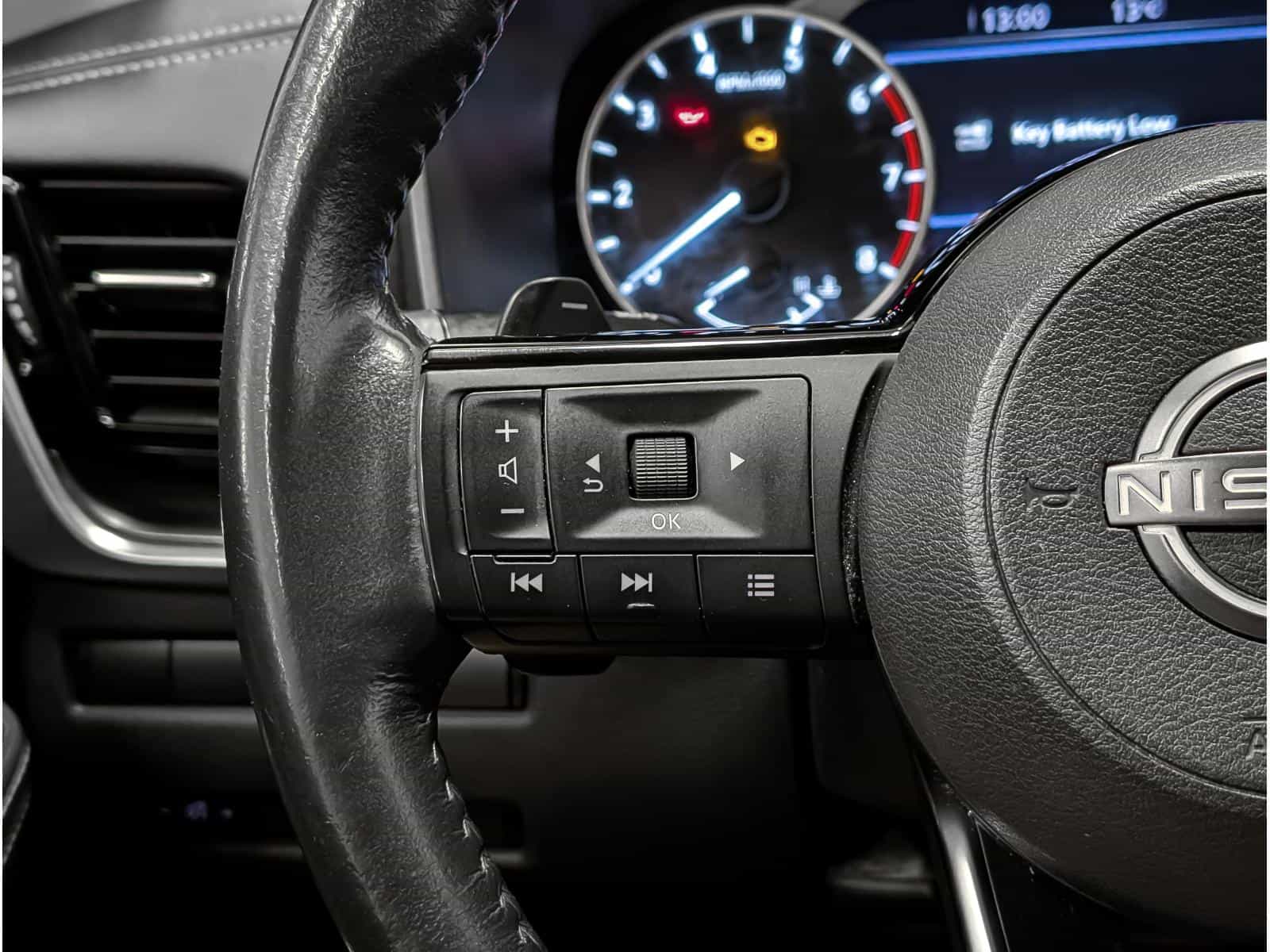 2022 Nissan Rogue SV - Image 13